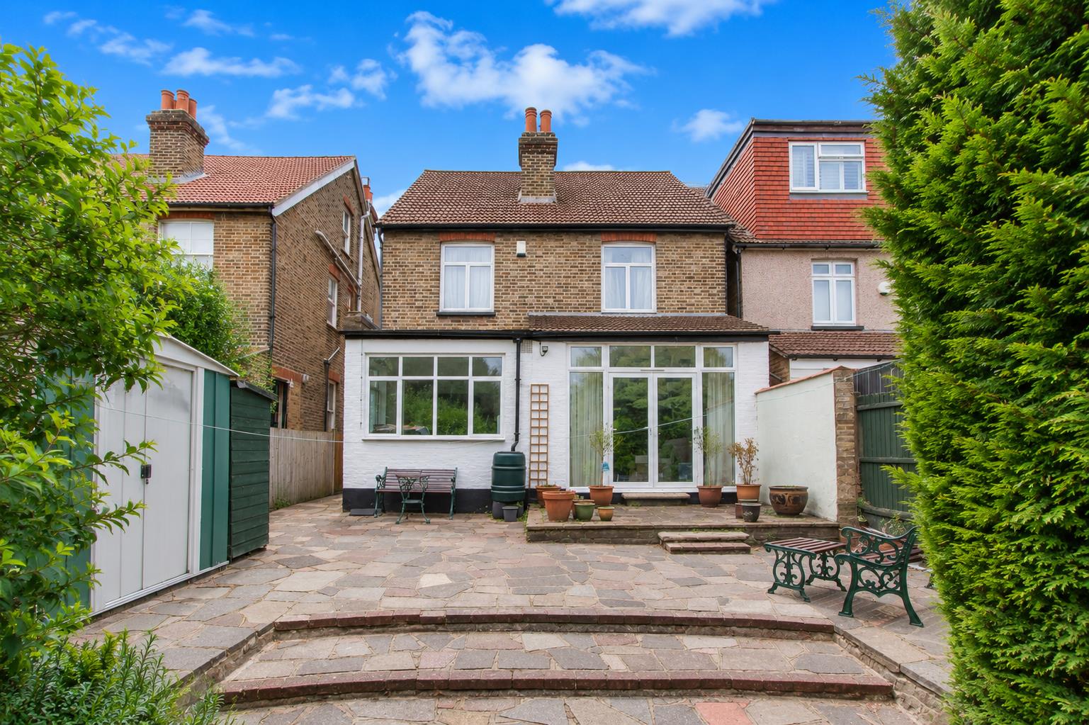 Grosvenor Avenue, Carshalton